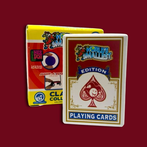 Worlds Smallest Bicycle Playing Cards. - Picture 3 of 9